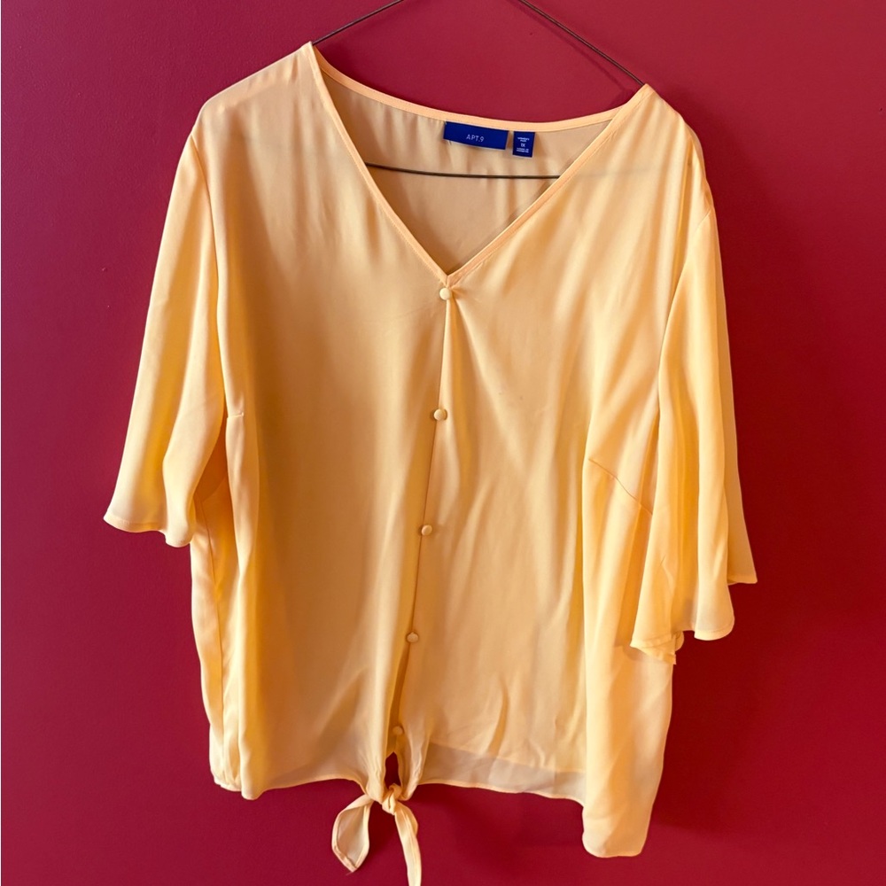 Apt. 9 Women's Light Yellow V-Neck Blouse